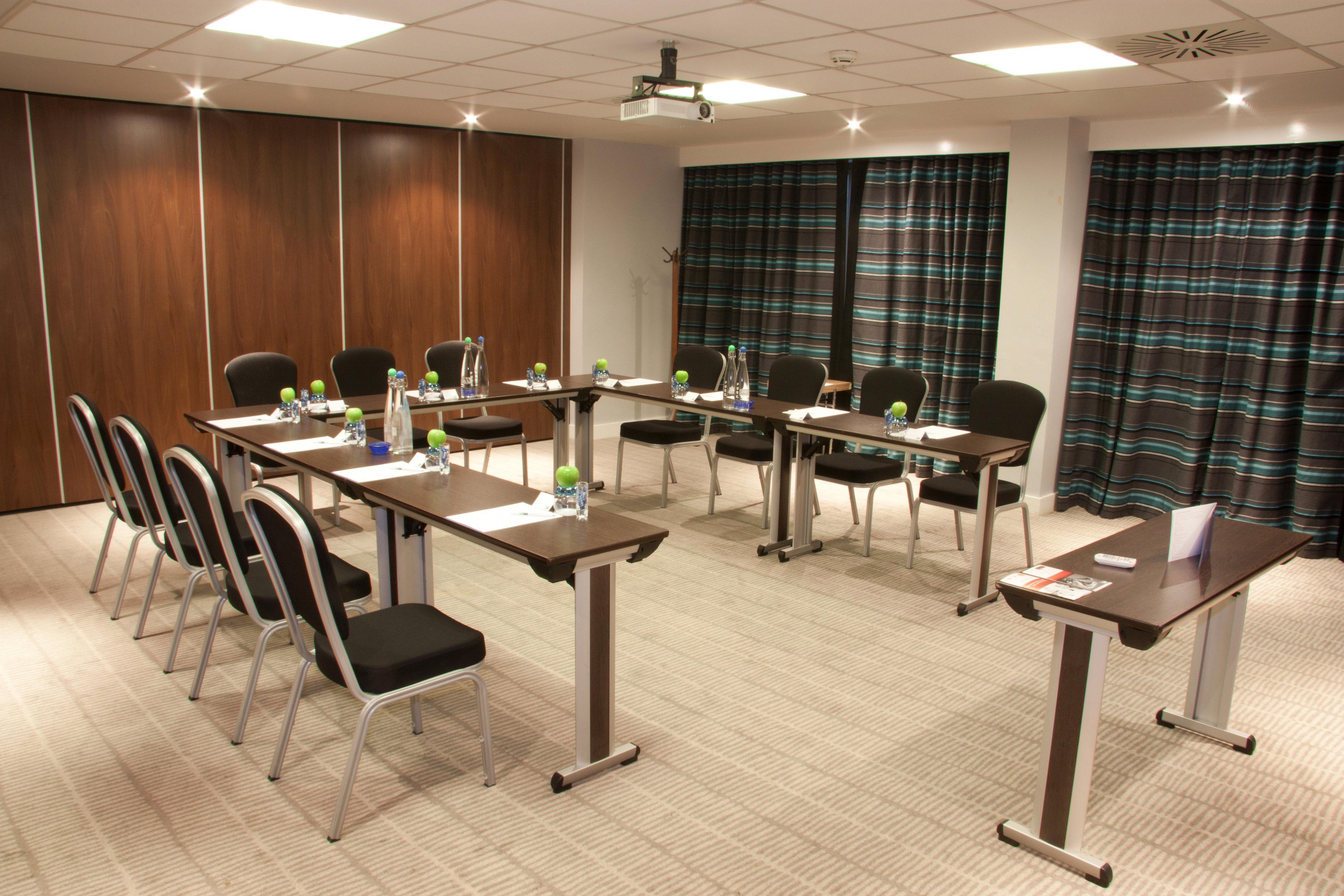 Express London Heathrow T5 By Ihg Hotel