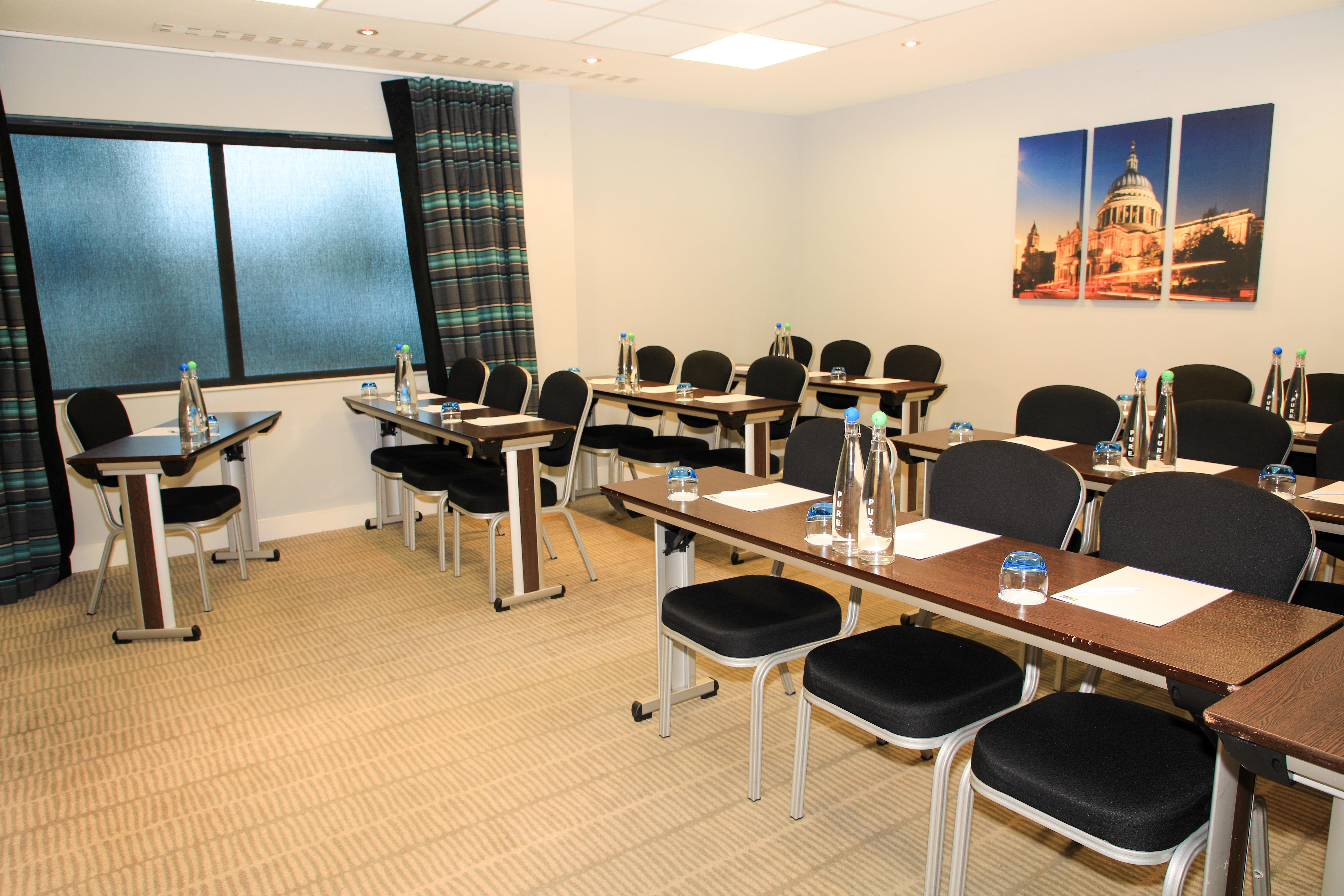 Express London Heathrow T5 By Ihg