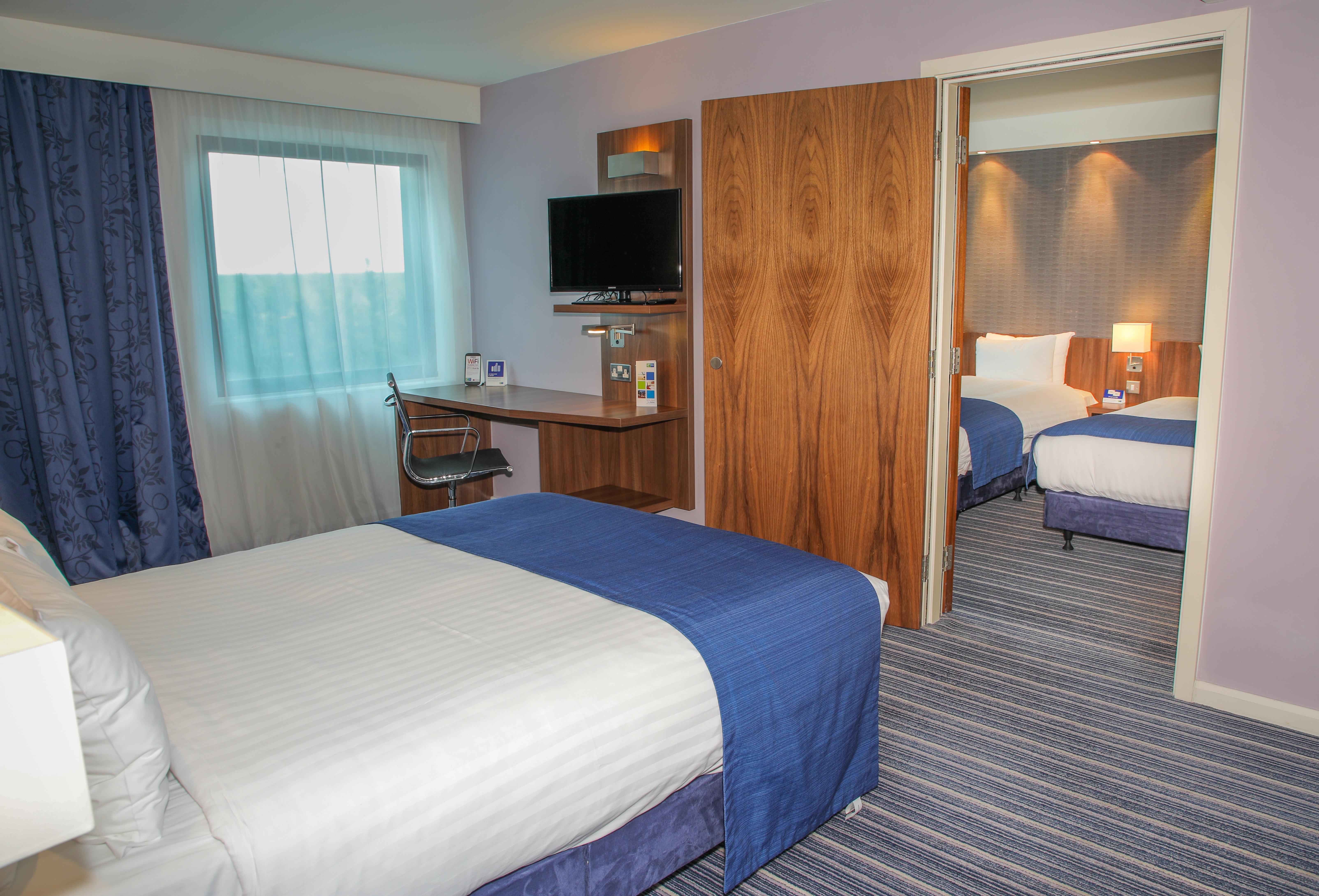 Express London Heathrow T5 By Ihg Hotel 3*