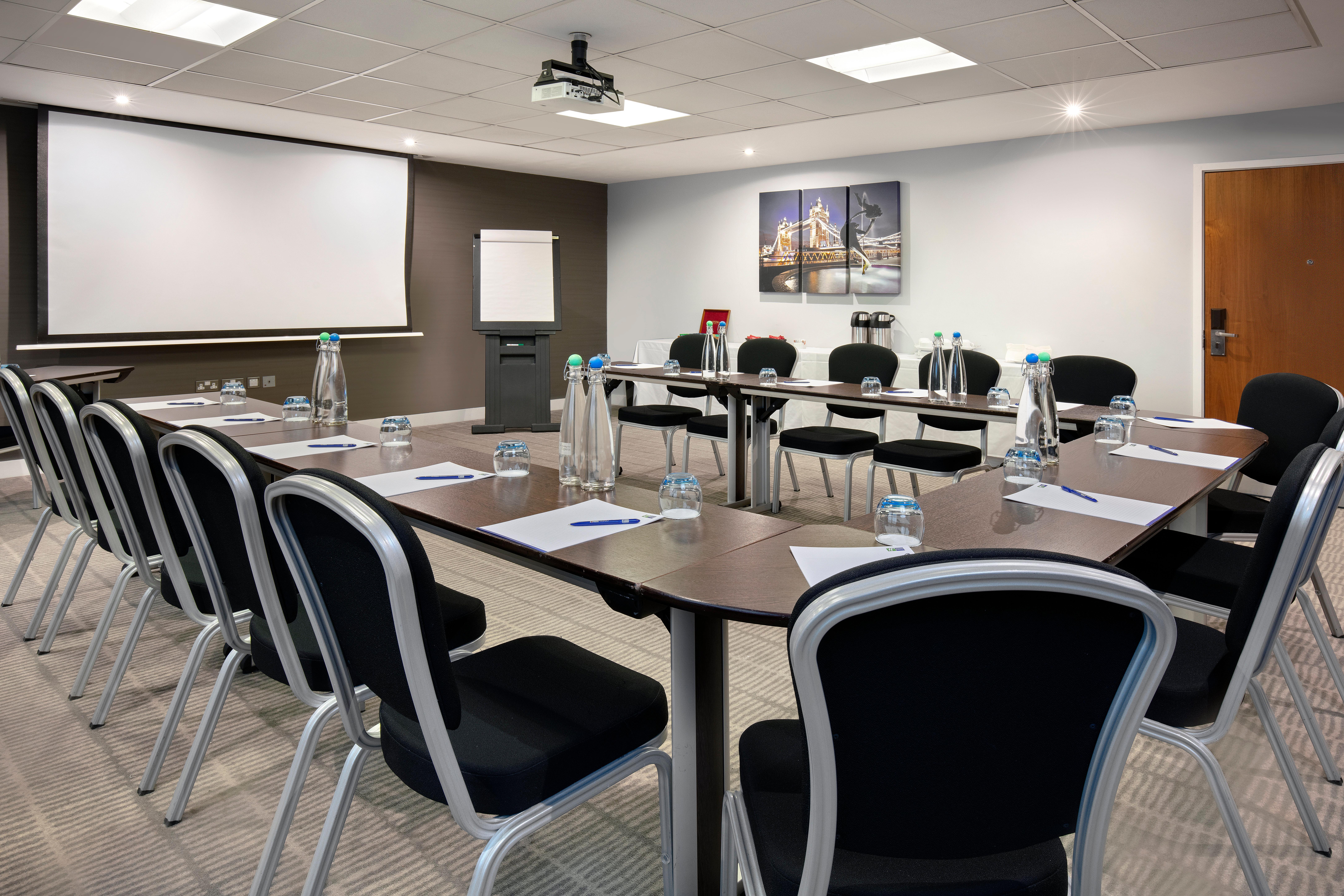 Express London Heathrow T5 By Ihg Hotel