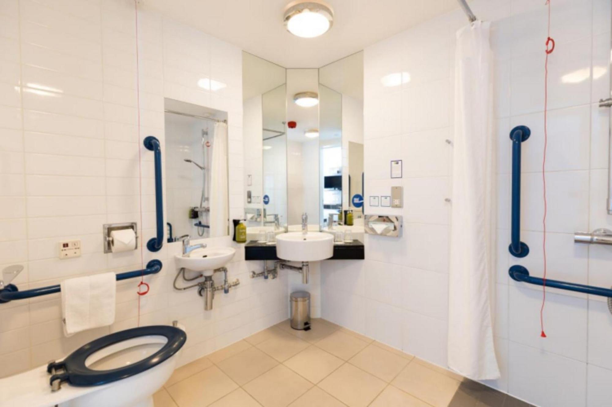 Hotel Express London Heathrow T5 By Ihg