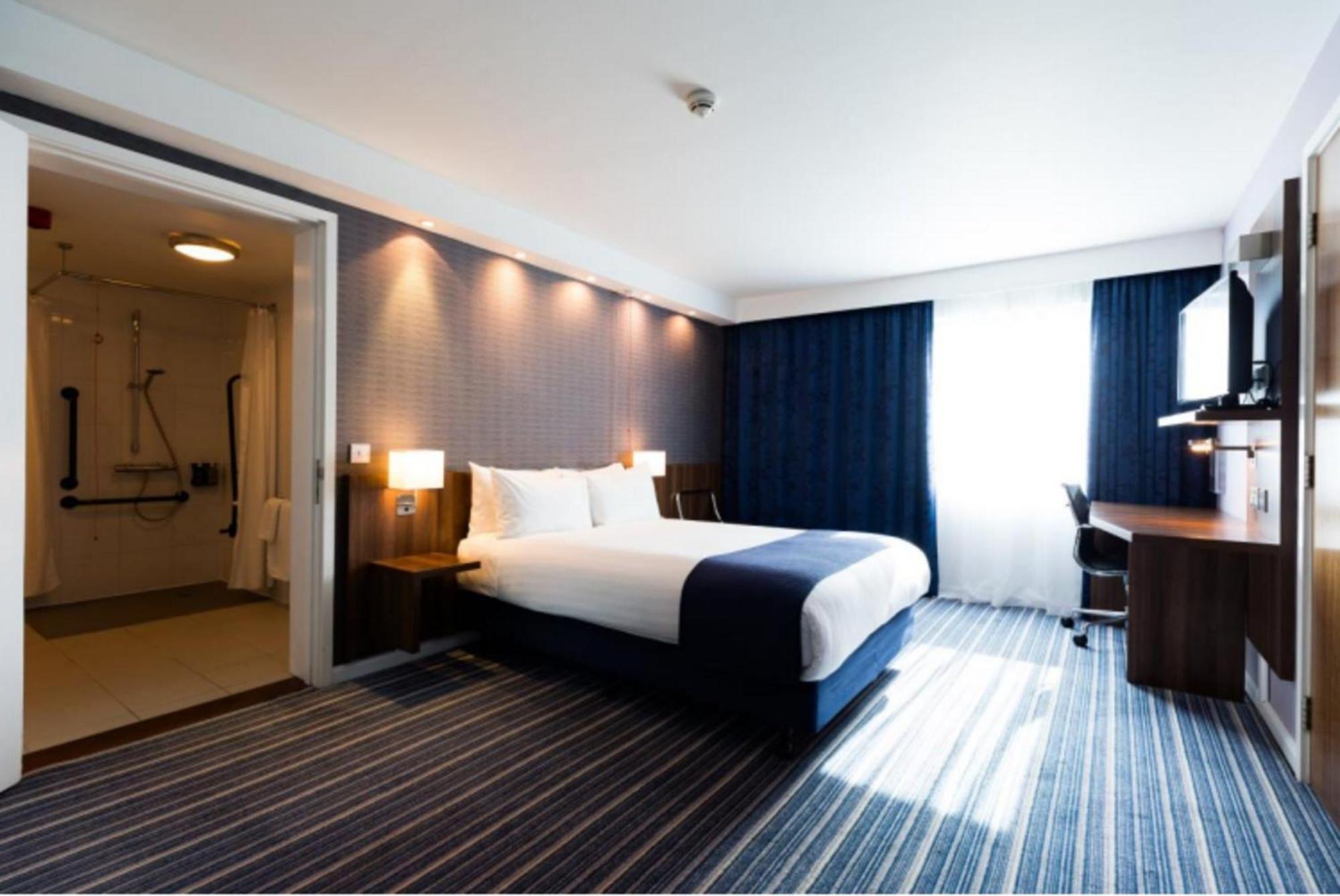 Express London Heathrow T5 By Ihg Hotel