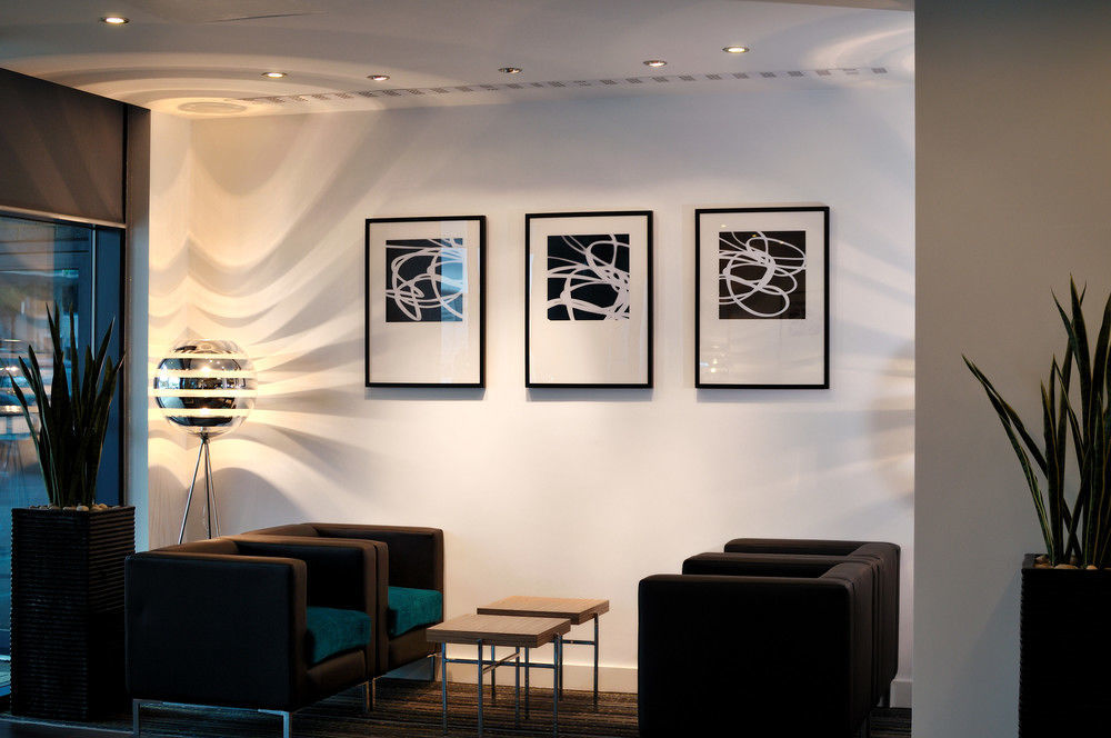 Hotel Express London Heathrow T5 By Ihg 3*