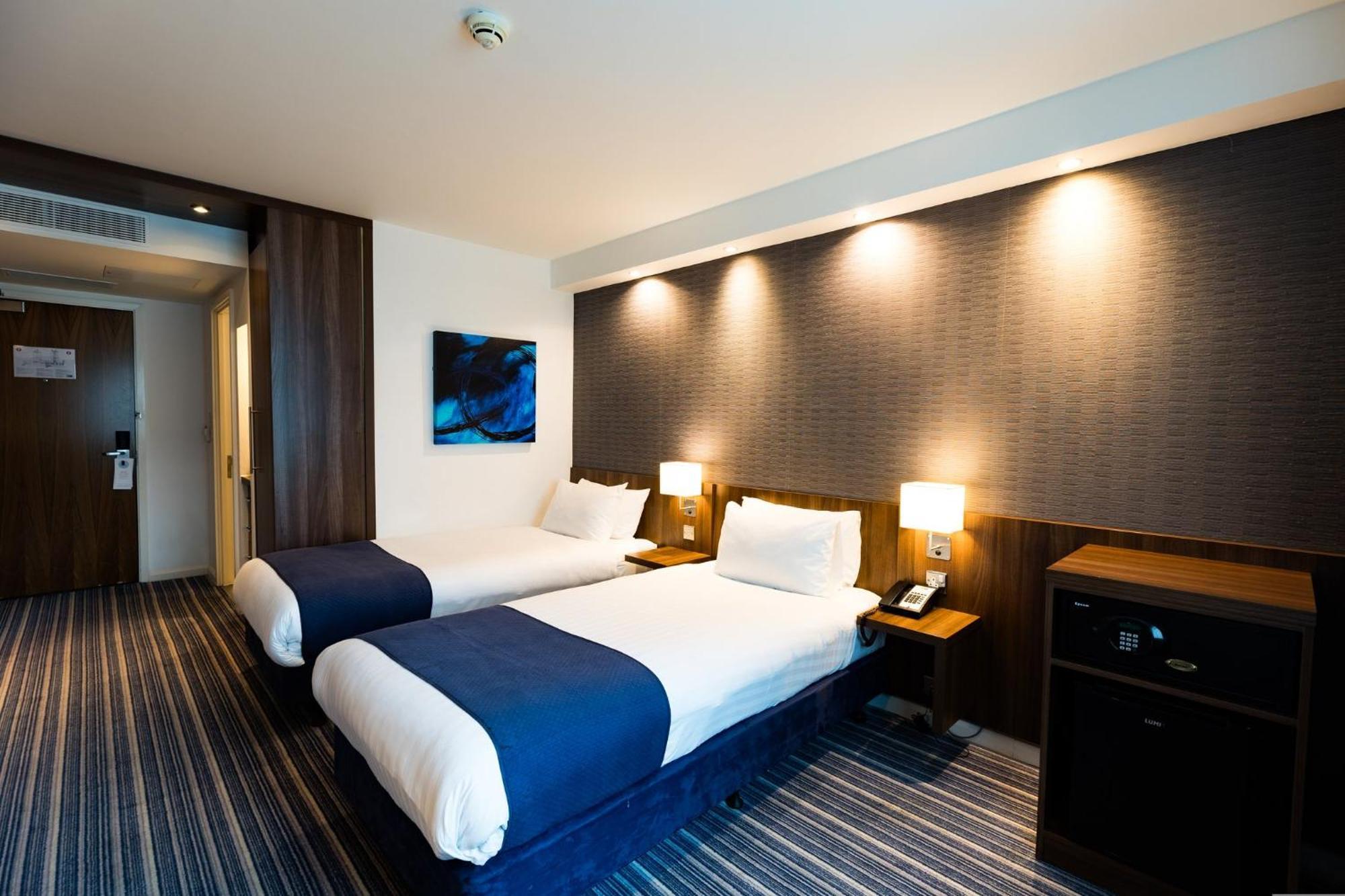 Express London Heathrow T5 By Ihg Slough