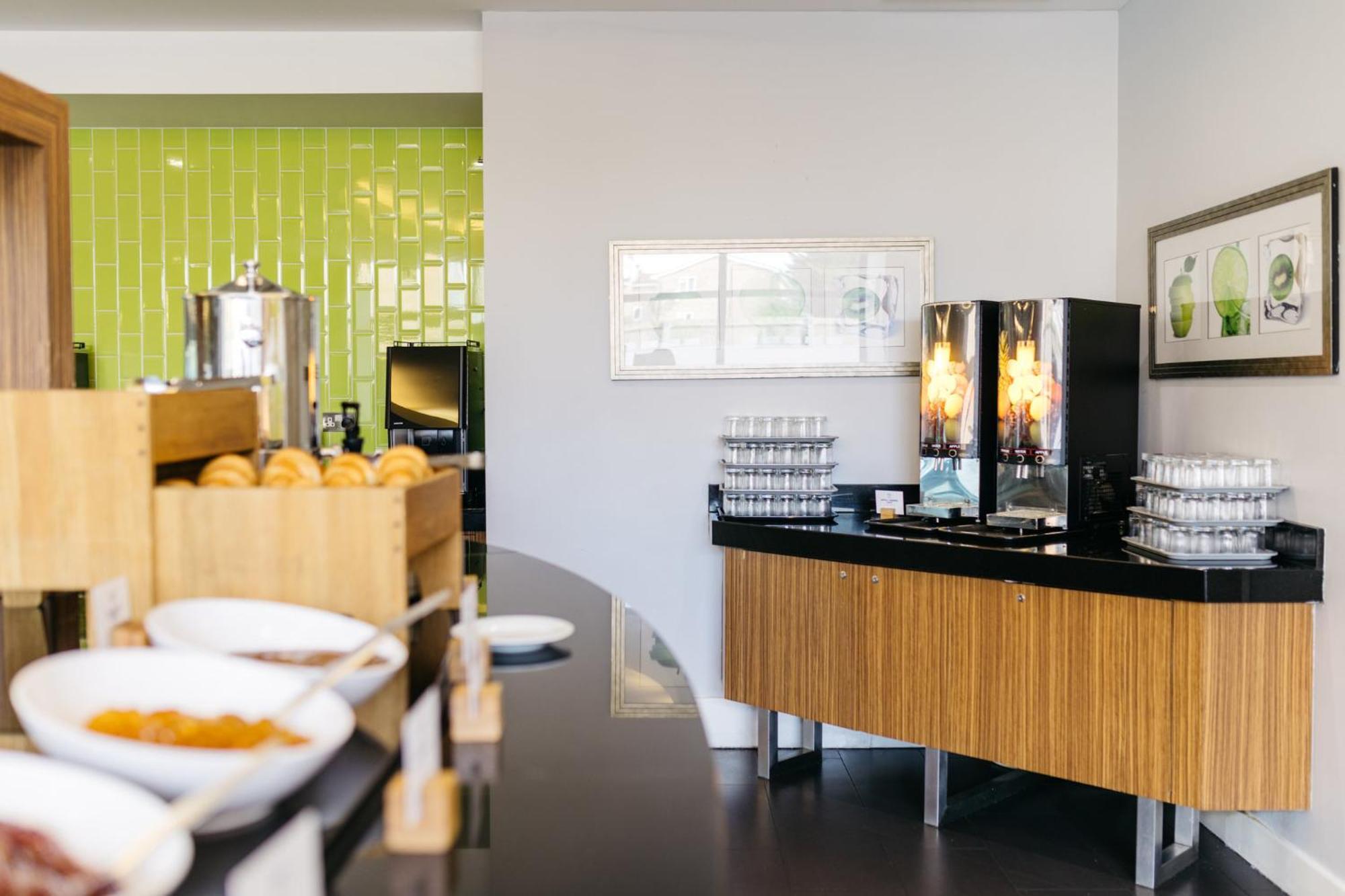 Express London Heathrow T5 By Ihg Hotel