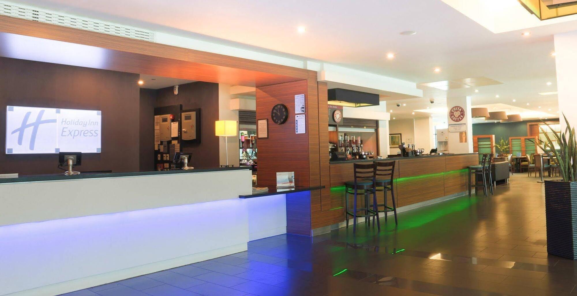 Express London Heathrow T5 By Ihg 3*