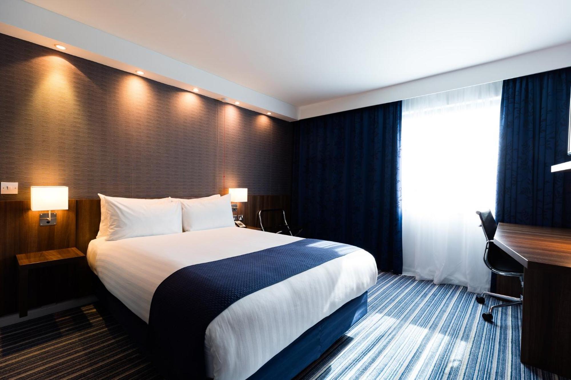 Hotel Express London Heathrow T5 By Ihg